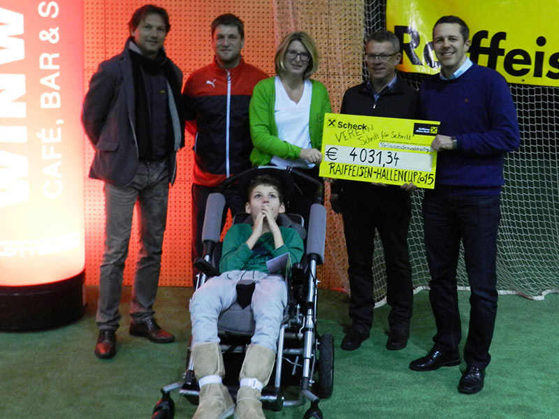 tiroler-hallenfussball-2015 Charity für Schritt für Schritt