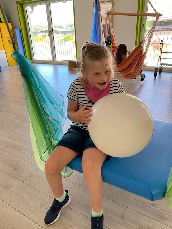 Maria Angelman Syndrom Schritt fuer Schritt 2026 Maria – Angelman-Syndrom